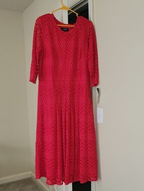 Taylor Dresses Red Lace Long-Sleeve Midi Dress